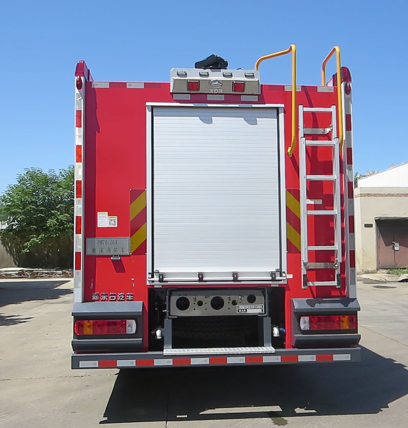 泡沫消防車圖片