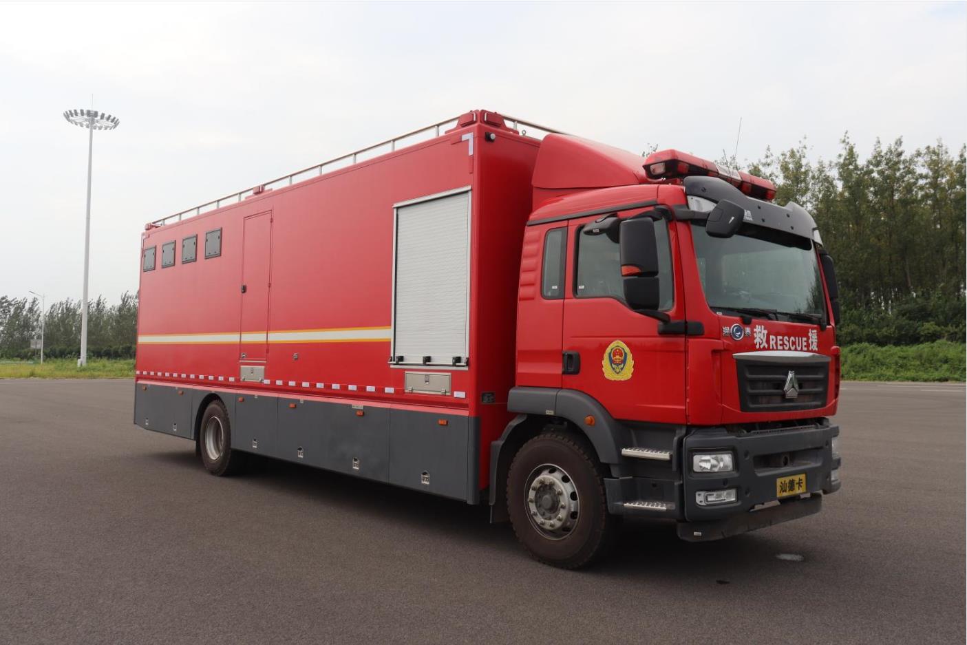 潤泰牌RT5150TXFWY8/C6應(yīng)急保障消防車