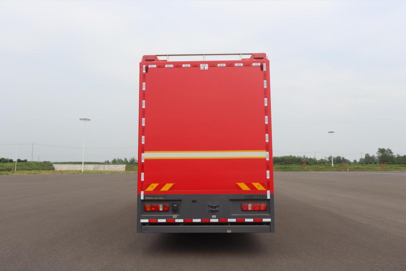 潤(rùn)泰牌RT5150TXFWY8/C6應(yīng)急保障消防車公告圖片