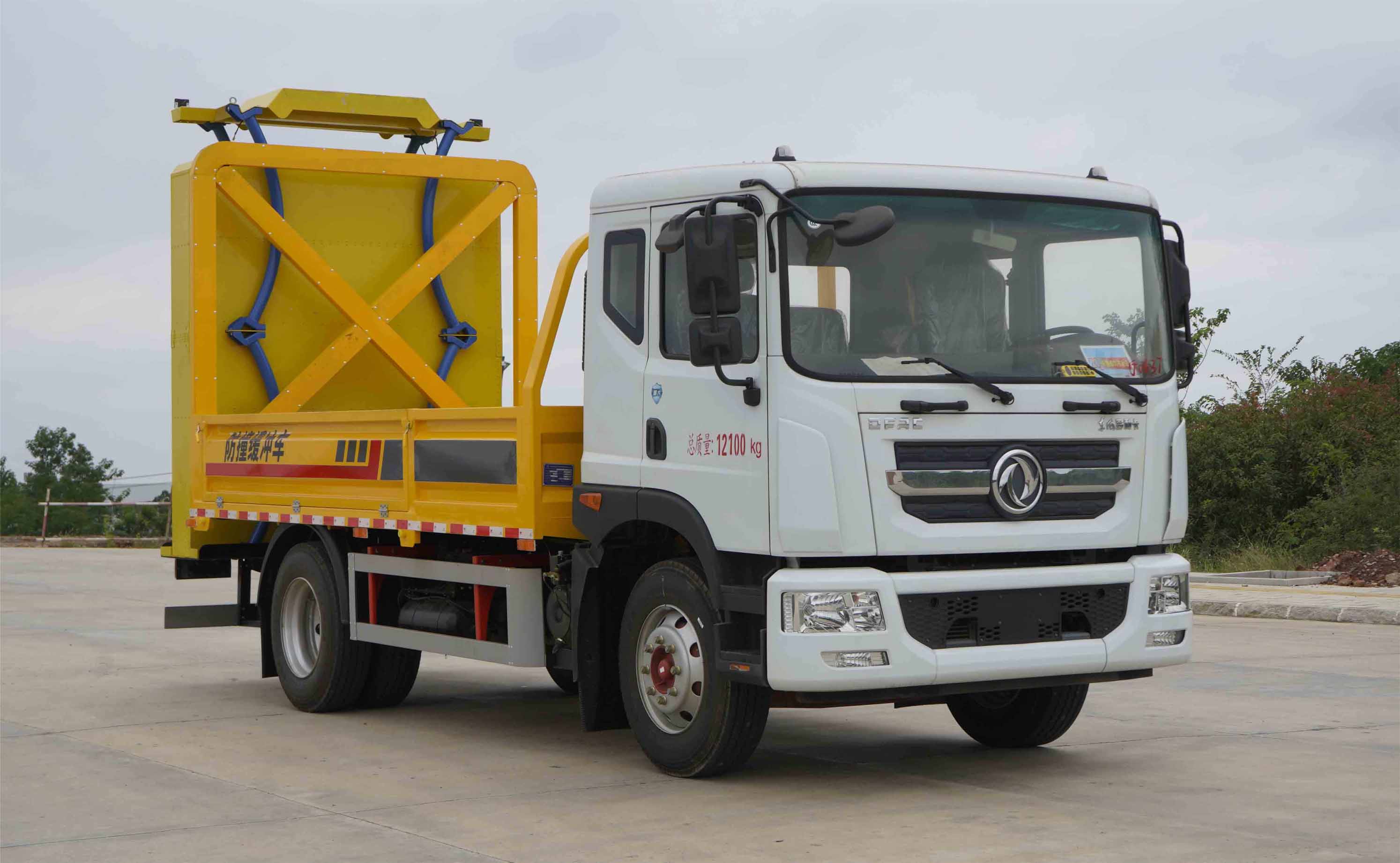 凱力風(fēng)牌KLF5121TFZE6防撞緩沖車