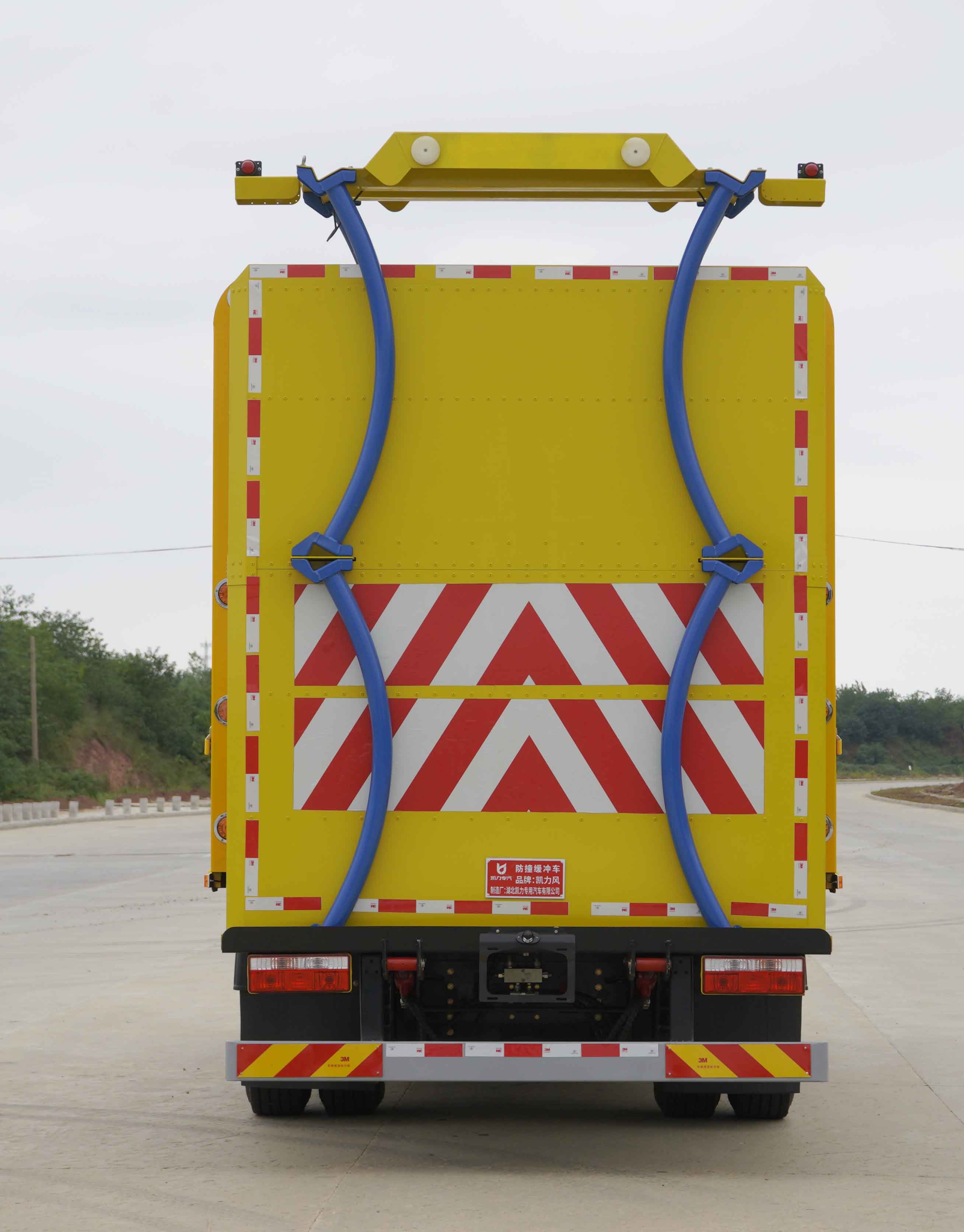 凱力風(fēng)牌KLF5121TFZE6防撞緩沖車公告圖片