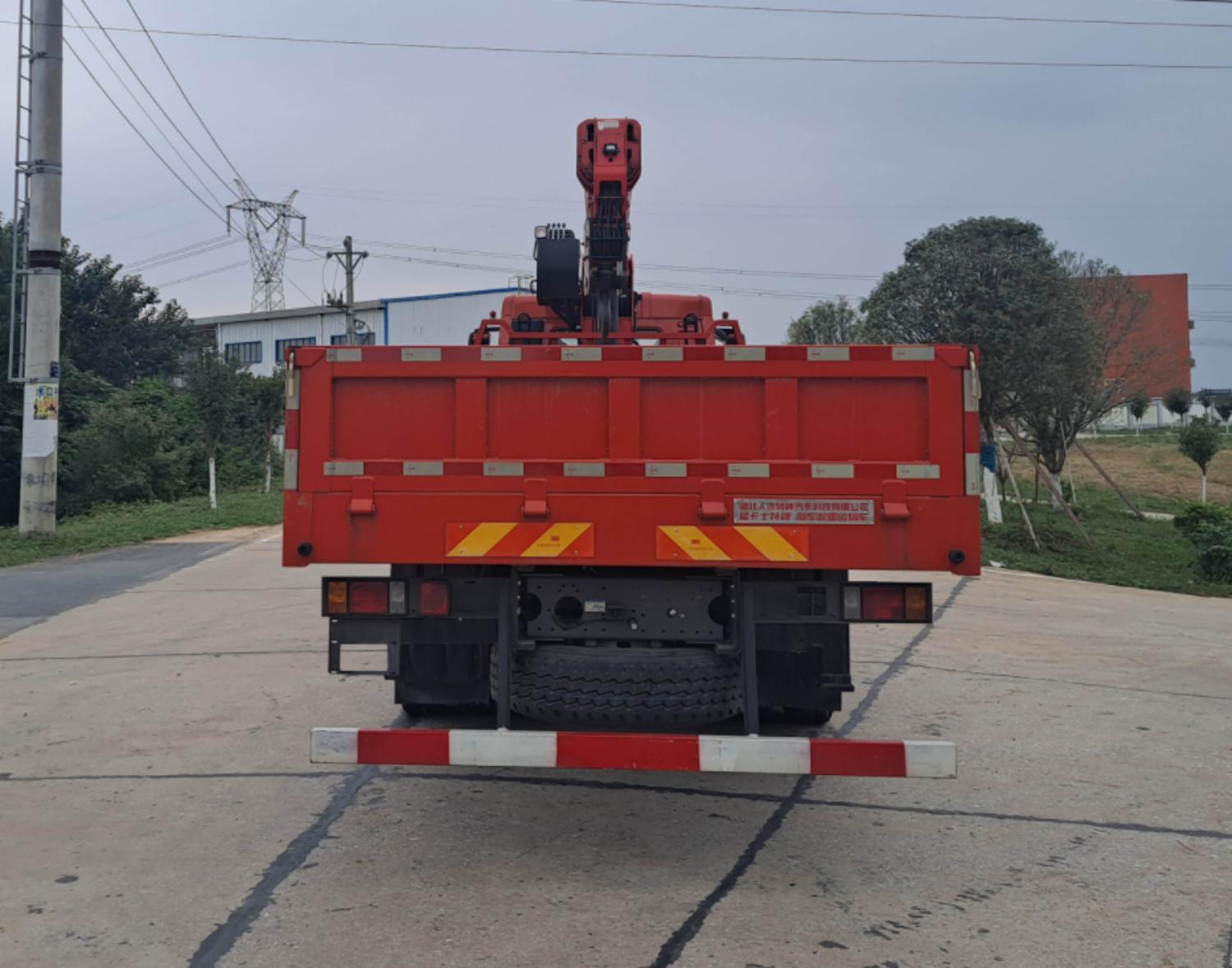 猛卡士特牌XCL5254JSQ6隨車起重運(yùn)輸車公告圖片