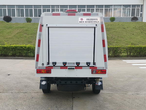 福龍馬牌FLM5030TYHFSBEV純電動路面養(yǎng)護車公告圖片