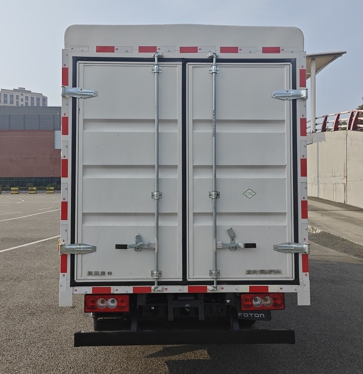 福田牌BJ5044CCY9AC6-AB1倉(cāng)柵式運(yùn)輸車公告圖片