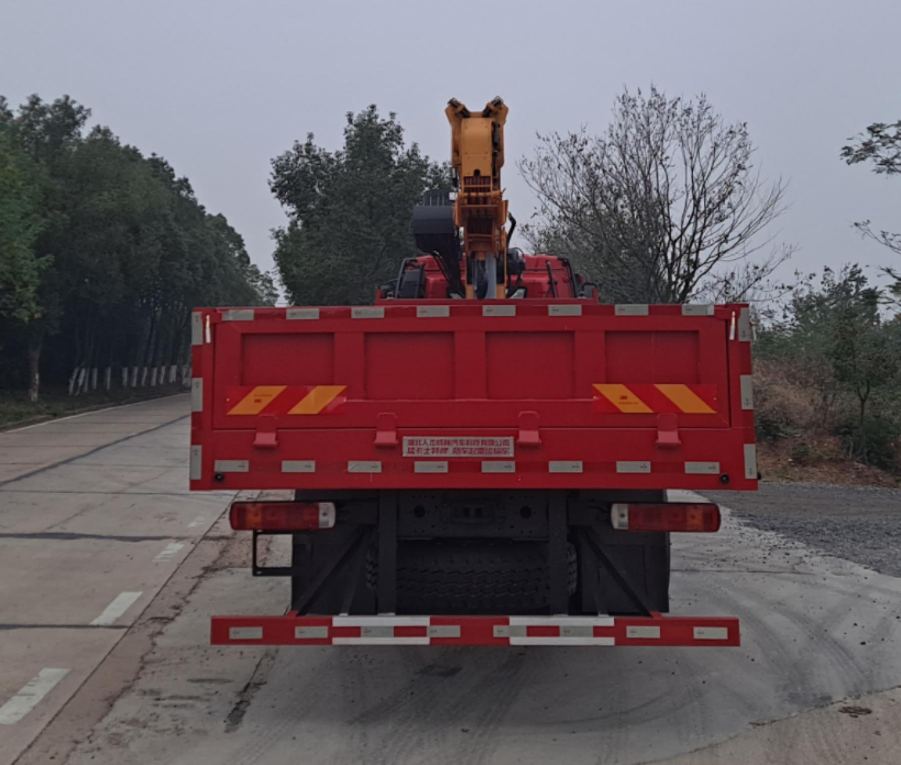 猛卡士特牌XCL5251JSQJ6D隨車起重運輸車公告圖片