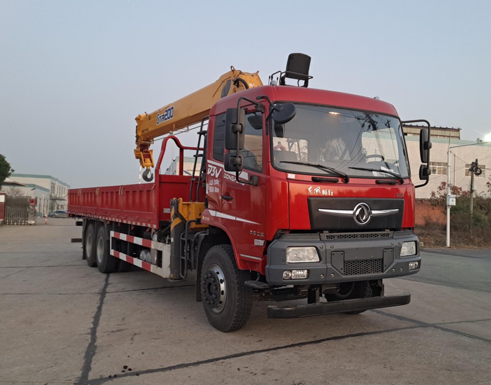 XCL5253JSQ6型隨車起重運(yùn)輸車圖片