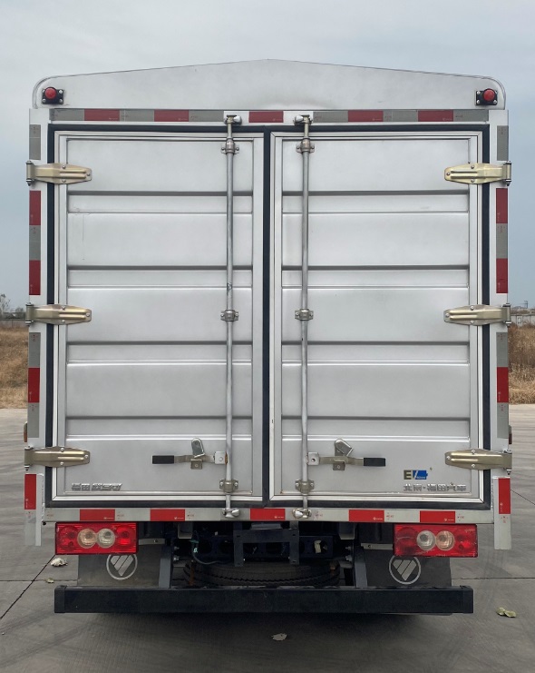 福田牌BJ5044CCYEV5純電動(dòng)倉(cāng)柵式運(yùn)輸車公告圖片