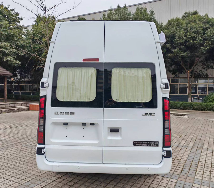 春城牌HXP5041TSY宿營(yíng)車公告圖片