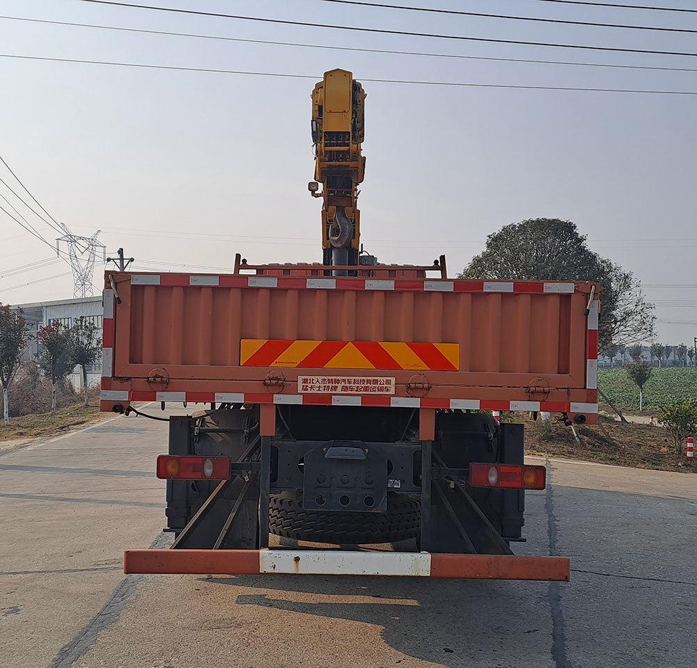 猛卡士特牌XCL5180JSQG6隨車起重運(yùn)輸車公告圖片
