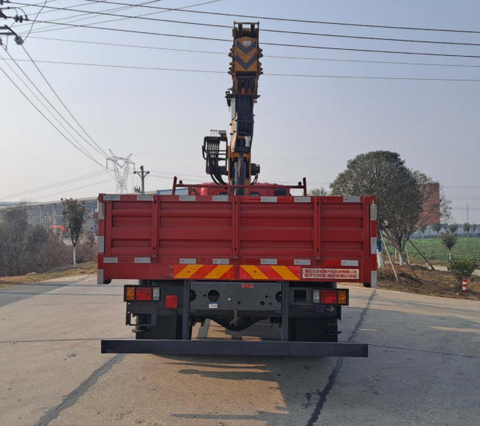 猛卡士特牌XCL5180JSQH6隨車起重運(yùn)輸車公告圖片