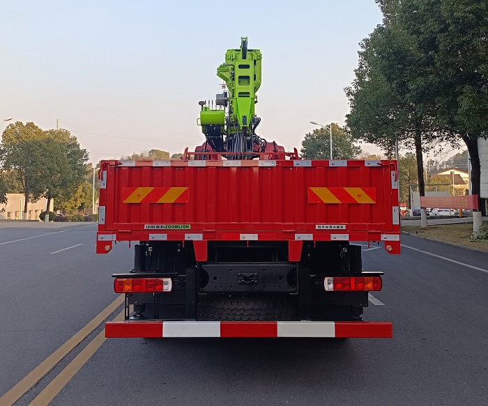 中聯(lián)牌ZLJ5310JSQBJ隨車起重運(yùn)輸車公告圖片