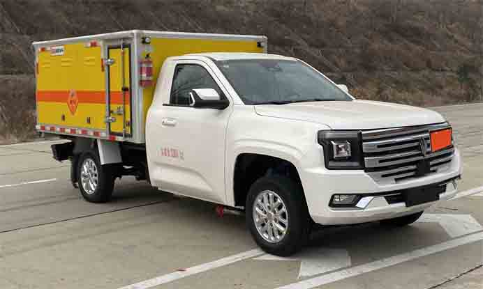 襄鑫鼎牌XDV5031XQYJ6爆破器材運(yùn)輸車