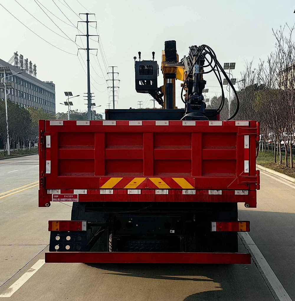 邁德盛牌YAD5181ZZDEQ6抓斗式垃圾車公告圖片