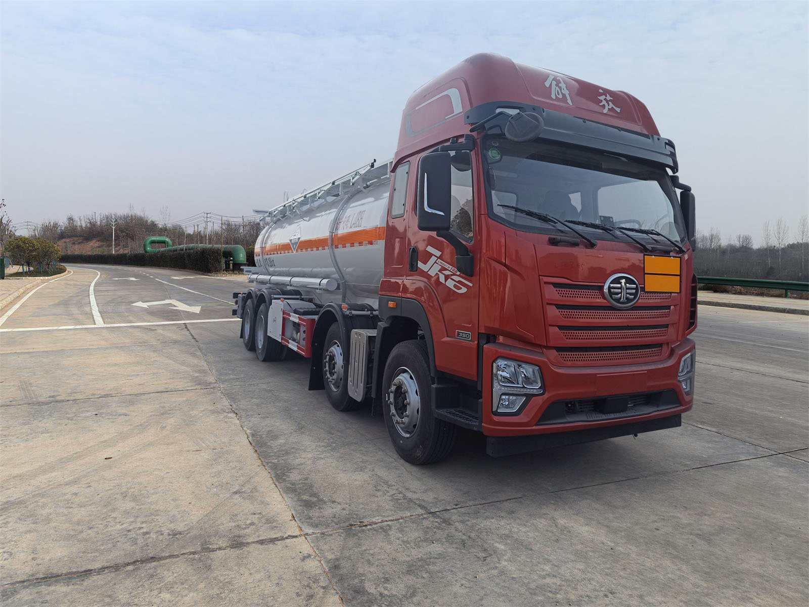 鈺豐源牌YFY5320GFWC6腐蝕性物品罐式運(yùn)輸車