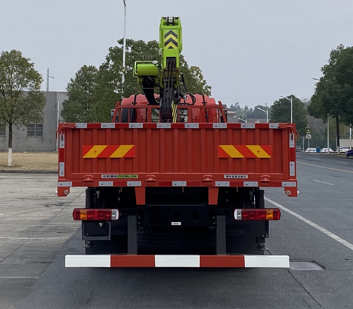 中聯(lián)牌ZLJ5250JSQCA隨車起重運(yùn)輸車公告圖片
