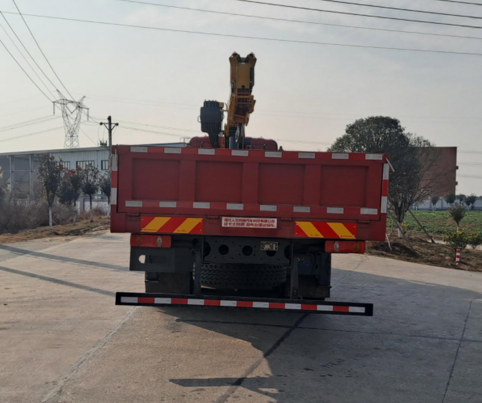 猛卡士特牌XCL5250JSQH6隨車起重運輸車公告圖片