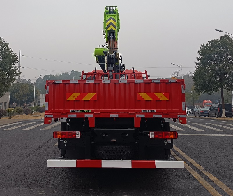 中聯(lián)牌ZLJ5180JSQCA隨車起重運(yùn)輸車公告圖片