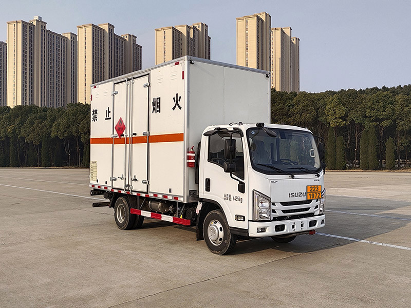 專威牌HTW5040XRQJE2易燃?xì)怏w廂式運(yùn)輸車