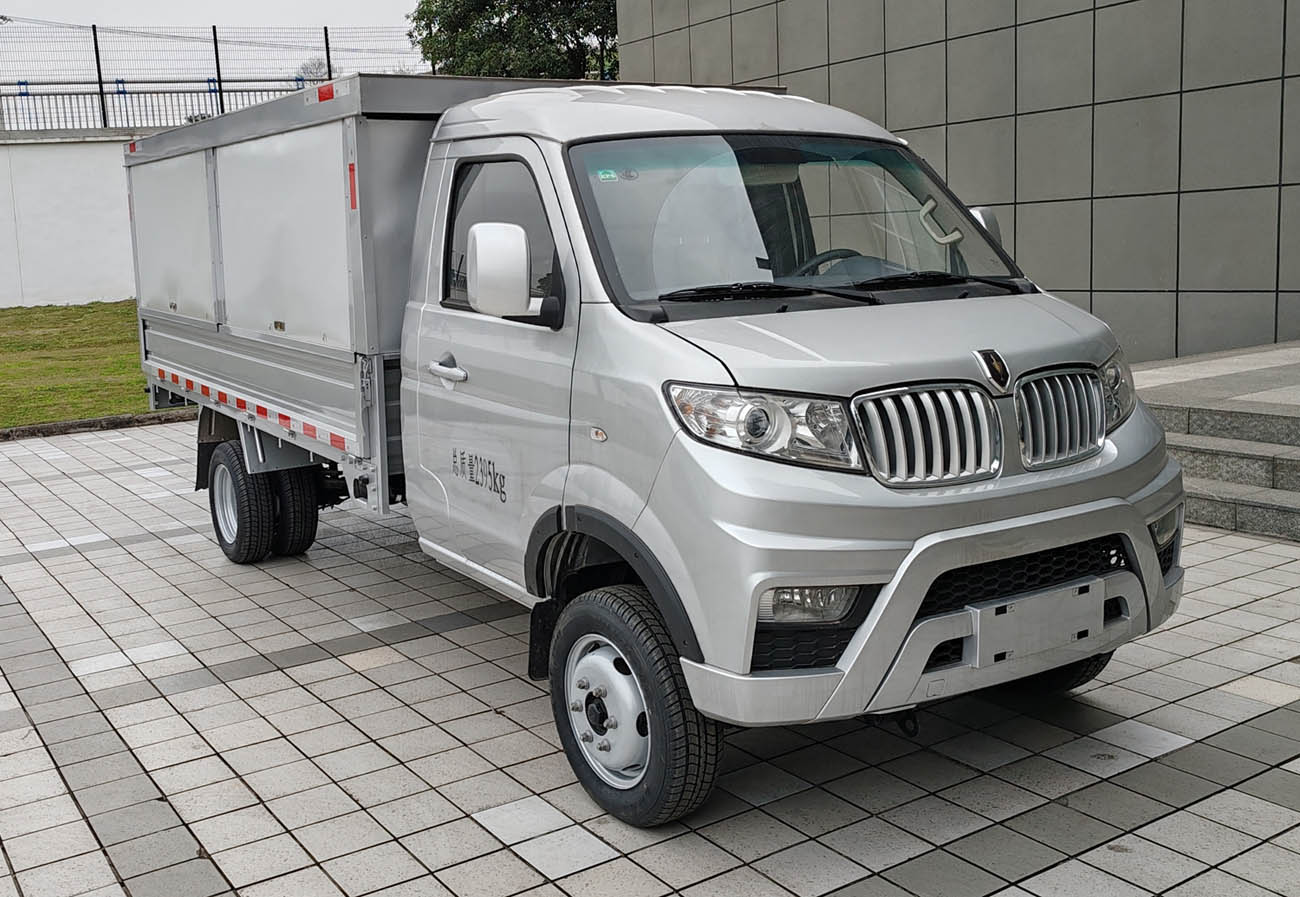 金杯牌JKC5024XYKD6L5翼開啟廂式車