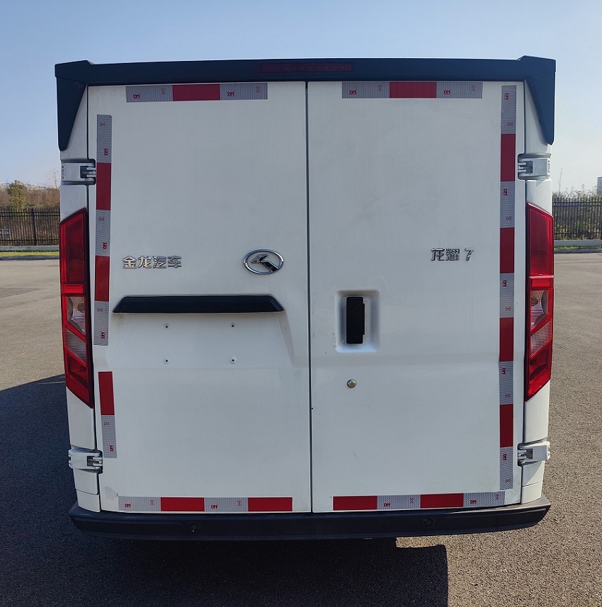 金龍牌XMQ5034XXYBEVL01純電動(dòng)廂式運(yùn)輸車(chē)公告圖片