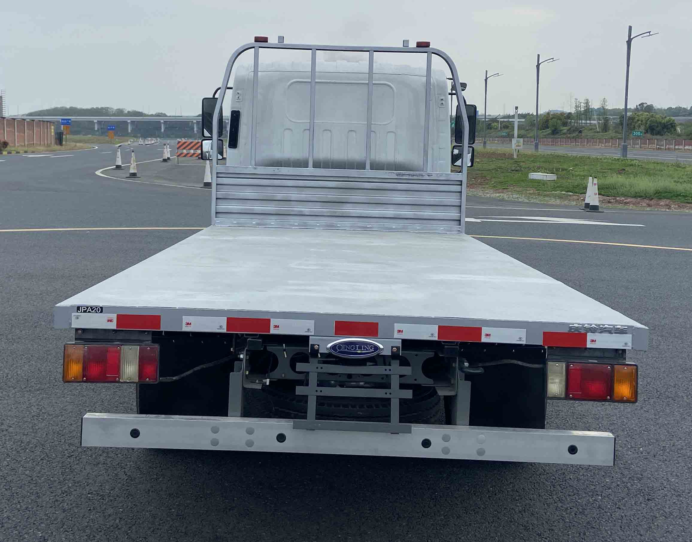 慶鈴牌(繁體)牌QL5040TPBBEVBNHA純電動平板運輸車公告圖片