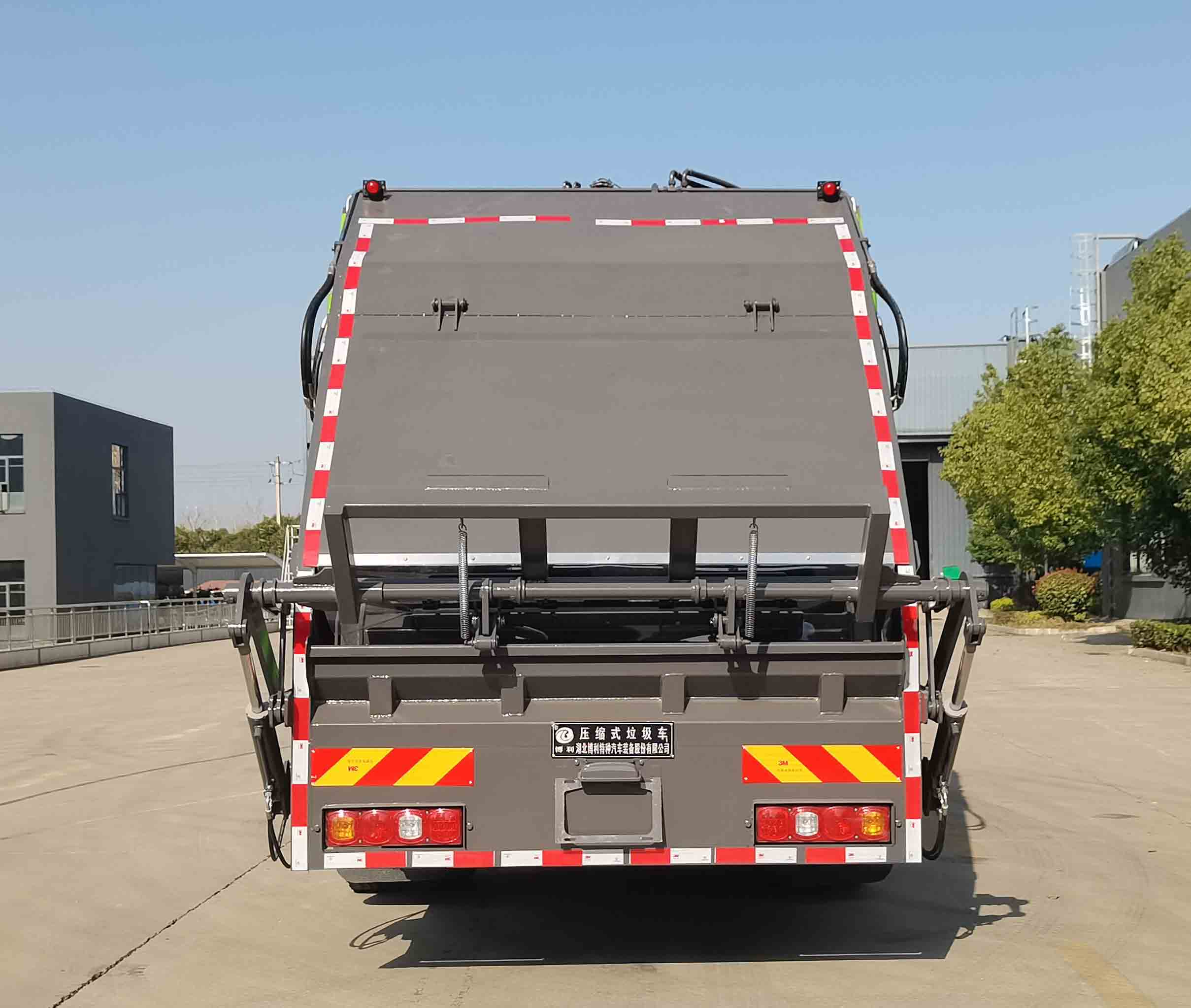 博利牌BLT5181ZYSS6壓縮式垃圾車公告圖片