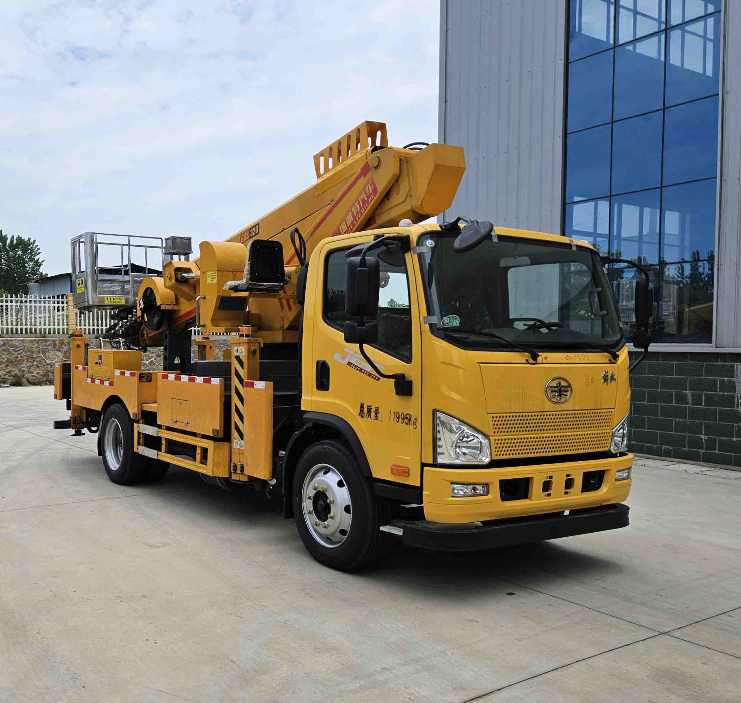 瑞雅晟牌RRR5120JGKC高空作業(yè)車