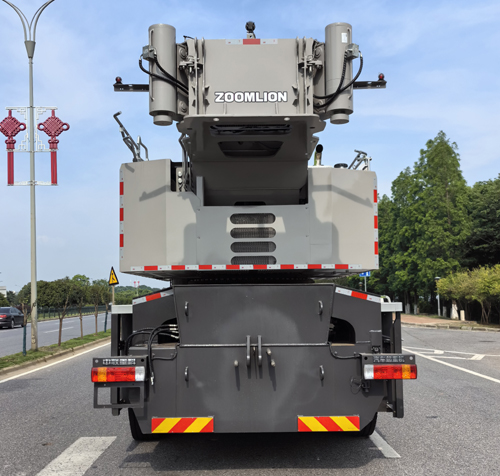 中聯(lián)牌ZLJ5550JQZ130VS汽車起重機(jī)公告圖片