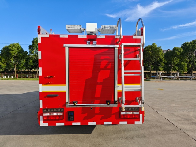 潤泰牌RT5030TXFQC45器材消防車公告圖片