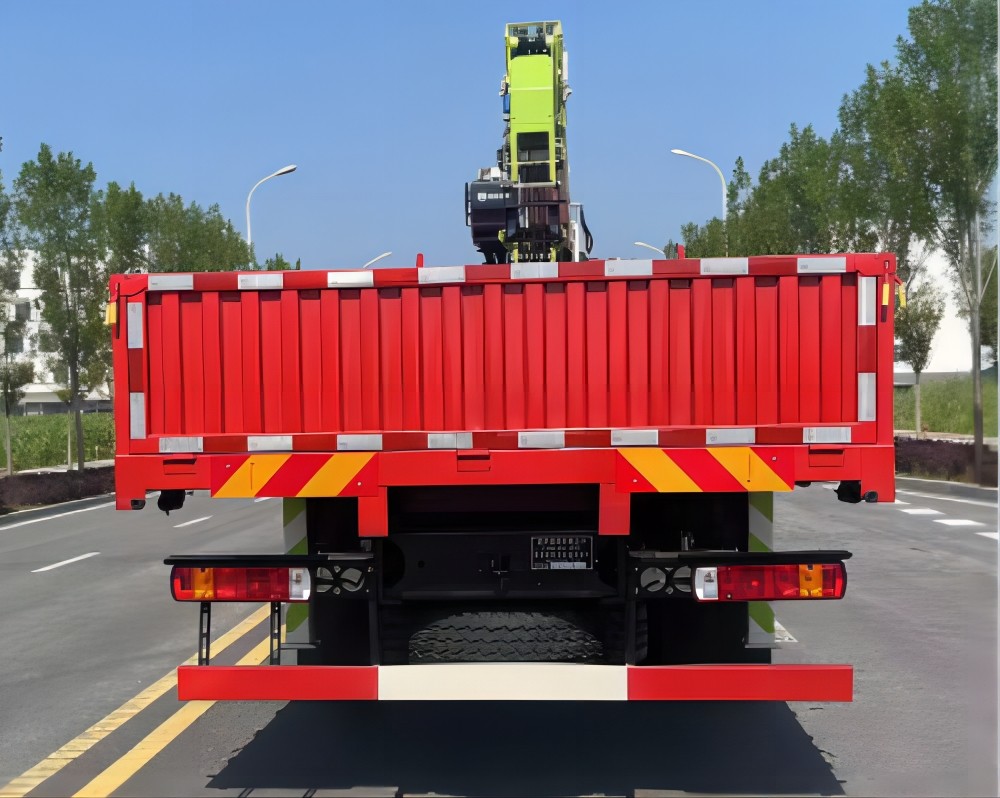 雷薩牌FLX5257JSQ-12隨車起重運輸車公告圖片