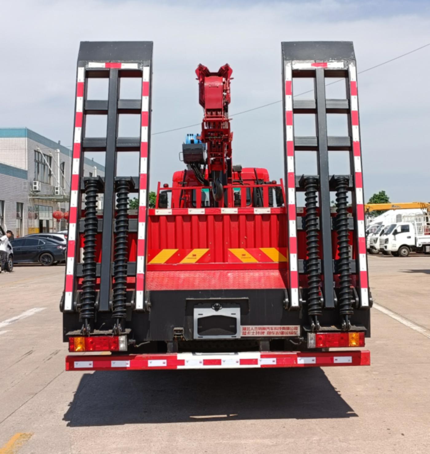 猛卡士特牌XCL5250JSQS6D隨車起重運輸車公告圖片