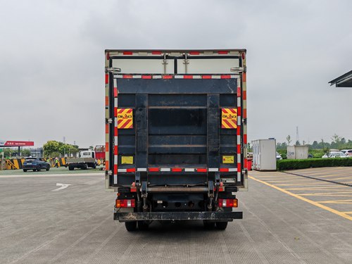 豪曼牌ZZ5048XLCG17ZBEVD純電動(dòng)冷藏車公告圖片