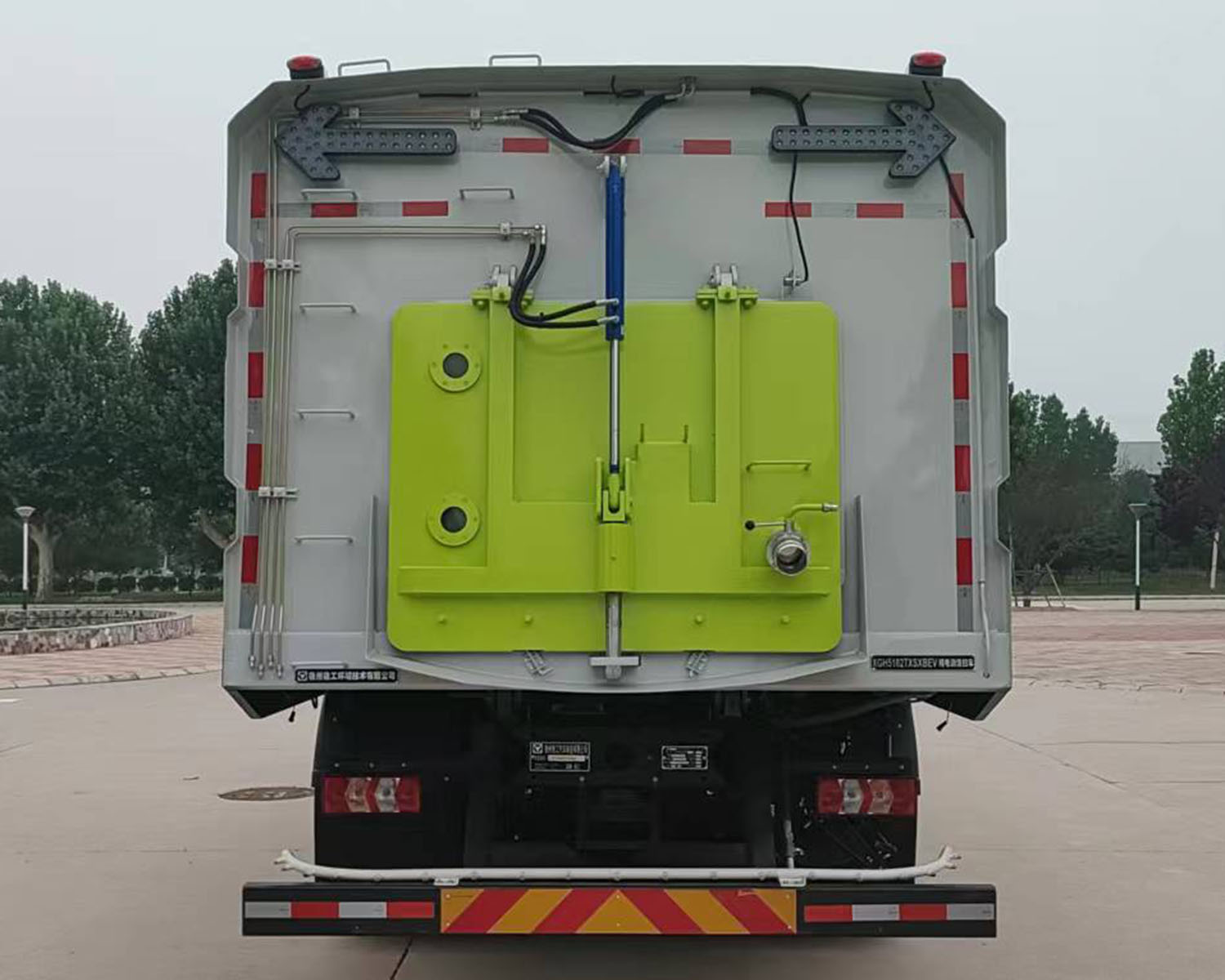 徐工牌XGH5182TXSXBEV純電動洗掃車公告圖片