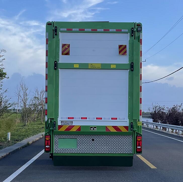 神鷹牌YG5180XCQLZC1雛禽運(yùn)輸車公告圖片