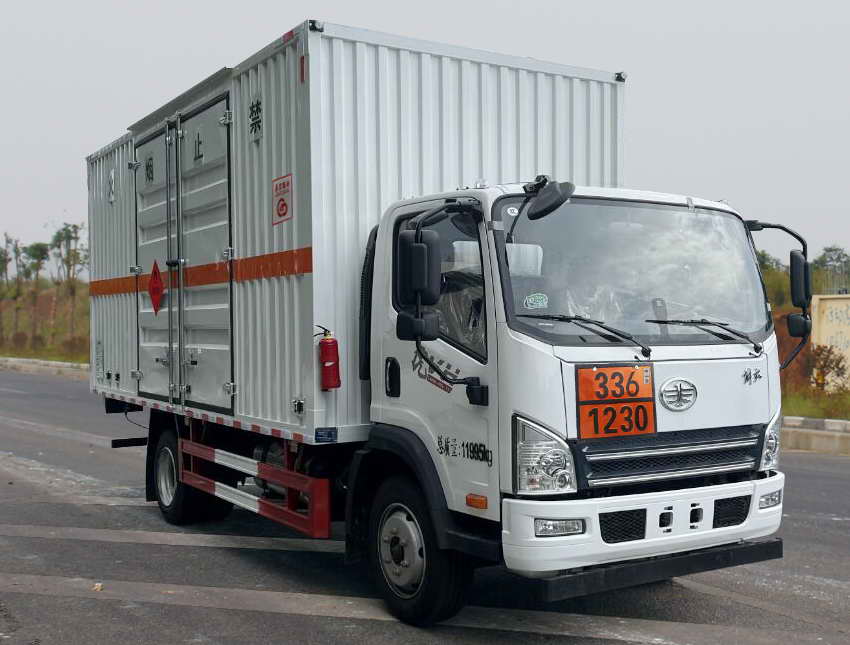 鼎宸騰興牌DCZ5120XRYCA6易燃液體廂式運輸車