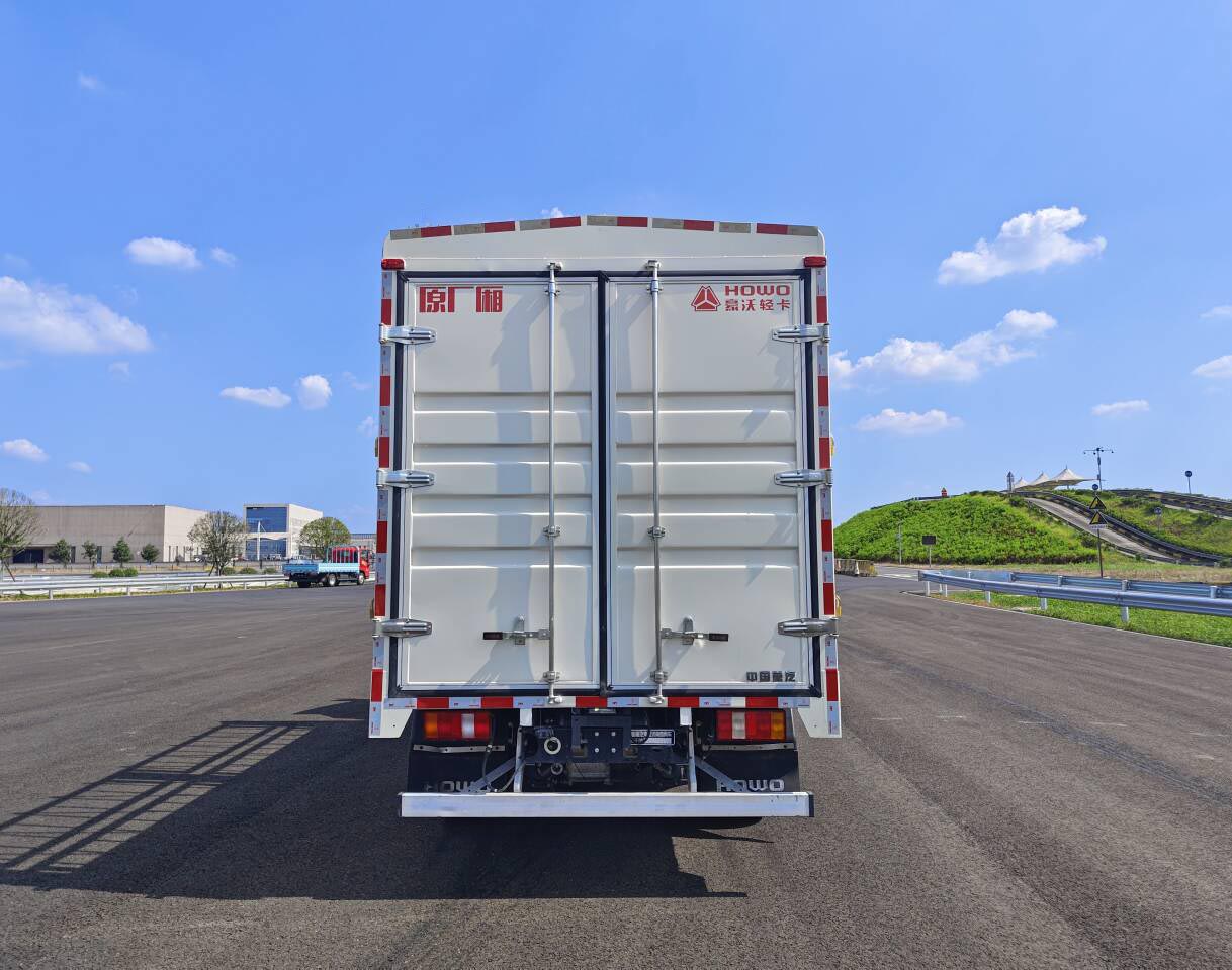 豪沃牌ZZ5047CCYH3414Z145BEVC0純電動倉柵式運輸車公告圖片