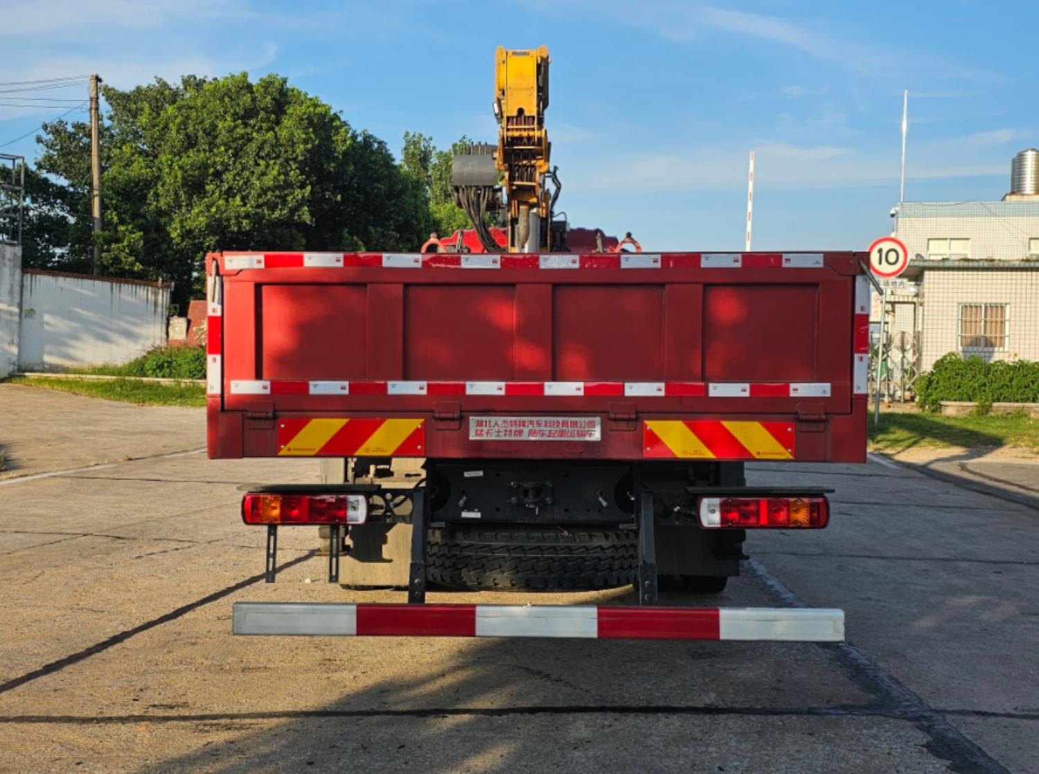 猛卡士特牌XCL5251JSQB6隨車起重運輸車公告圖片