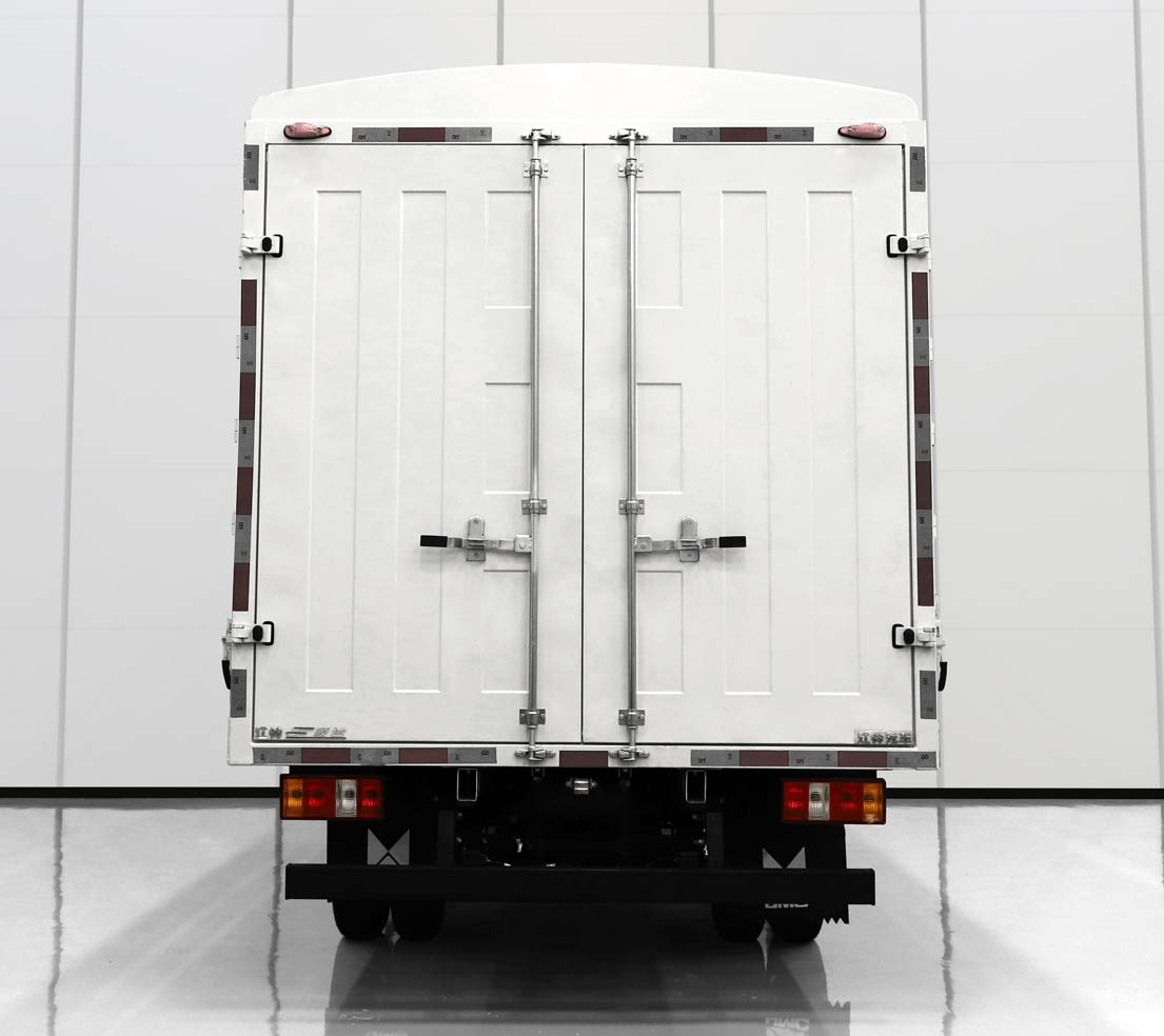 江鈴牌JX5040CCYTGA2BEV純電動(dòng)倉(cāng)柵式運(yùn)輸車公告圖片