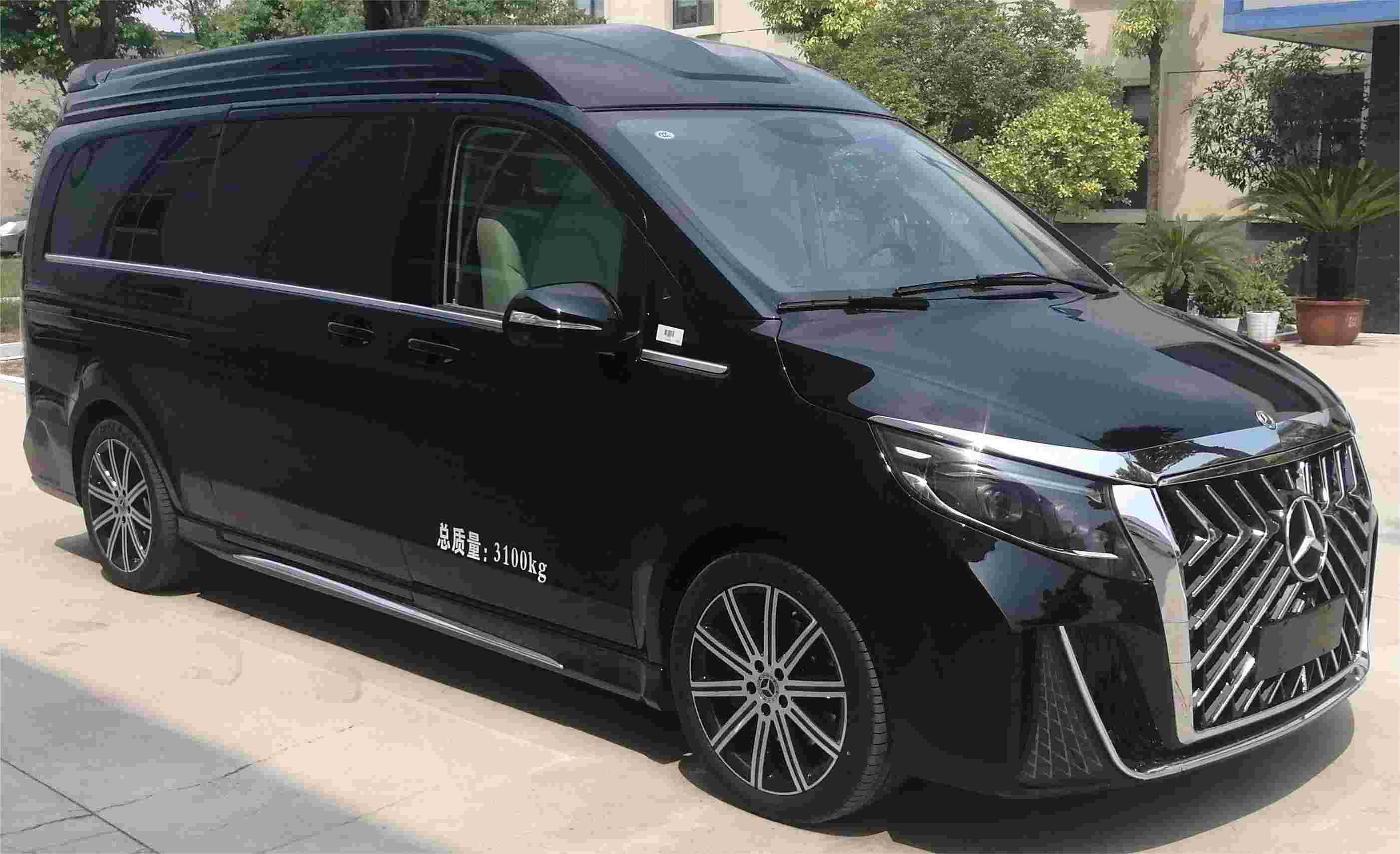 萊茵旅行者牌JZS5036XSWV4商務(wù)車