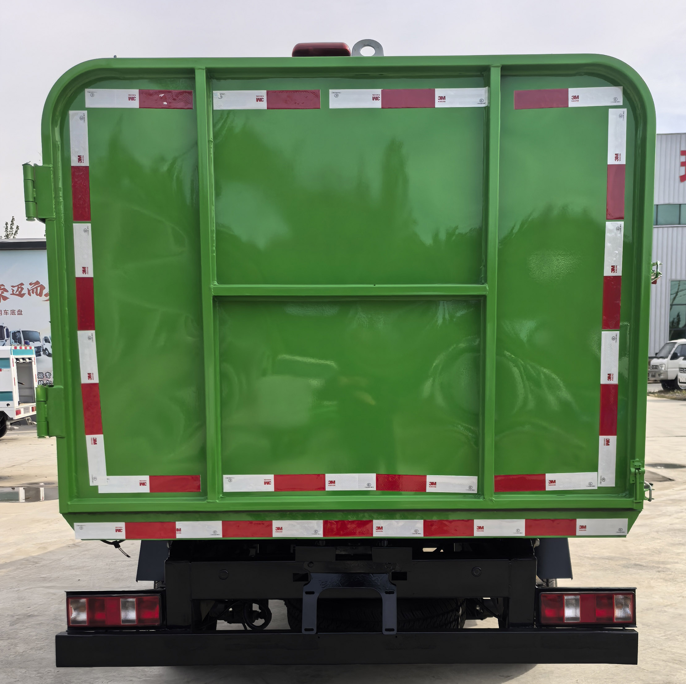 天運(yùn)威牌TYW5030ZZZSBEV純電動(dòng)自裝卸式垃圾車公告圖片