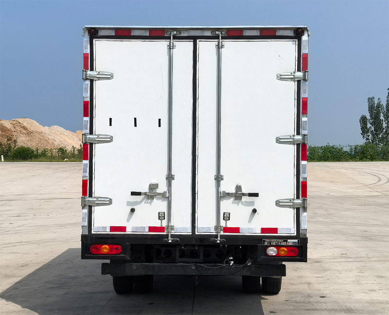 飛碟牌FD5043XXYD66BEV-1純電動(dòng)廂式運(yùn)輸車公告圖片