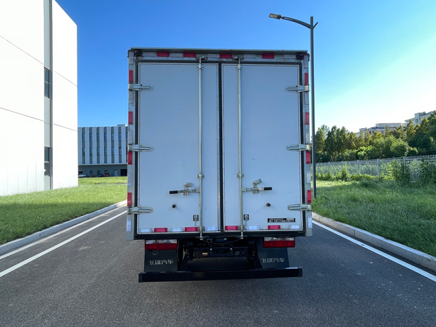 飛碟牌FD5043XXYW63BEV-1純電動廂式運輸車公告圖片