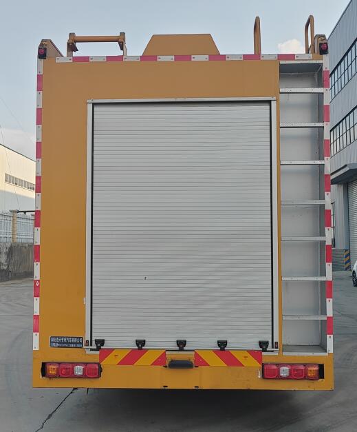 大流量排水搶險(xiǎn)車(chē)圖片