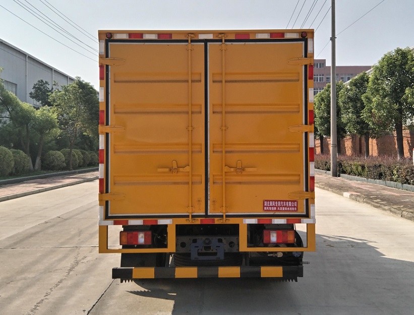 大流量排水搶險車圖片