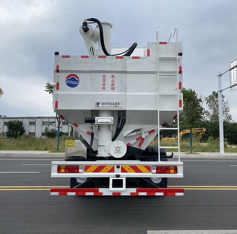 潤(rùn)知星牌SCS5318ZSLLZ6散裝飼料運(yùn)輸車公告圖片