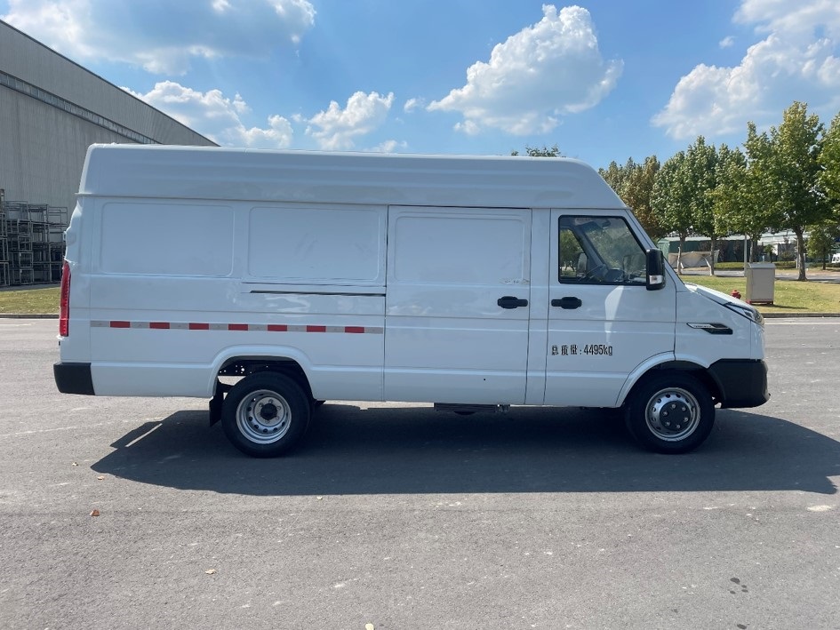 依維柯牌NJ5046XXYAFC3廂式運輸車公告圖片