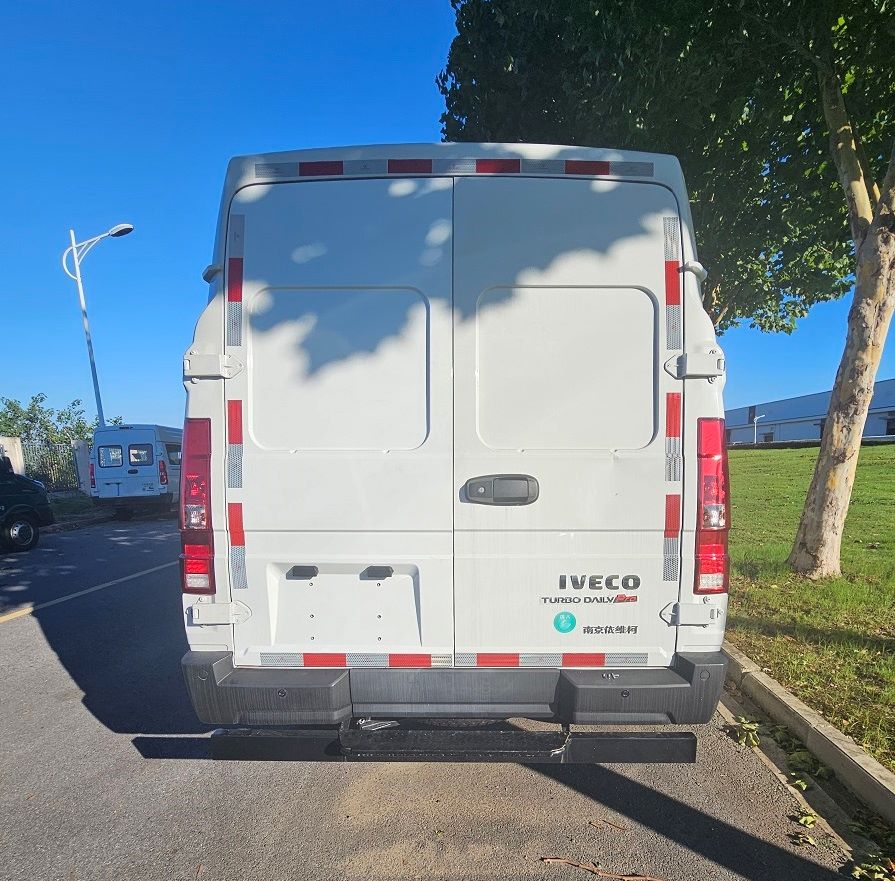 依維柯牌NJ5046XXYAFC3廂式運輸車公告圖片