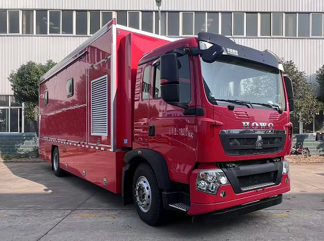 程力威牌CLW5180XBXASL被服洗滌車