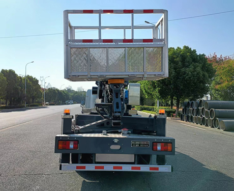 抽油機(jī)檢修車圖片