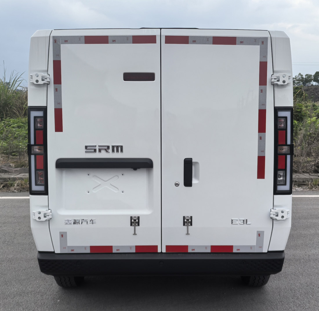 鑫源牌JKC5038XXYA0XBBEV純電動(dòng)廂式運(yùn)輸車公告圖片